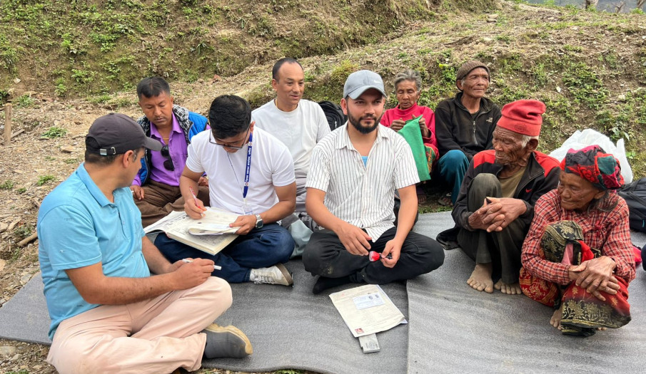 प्रजा परिवारलाई नागरिकता वितरण