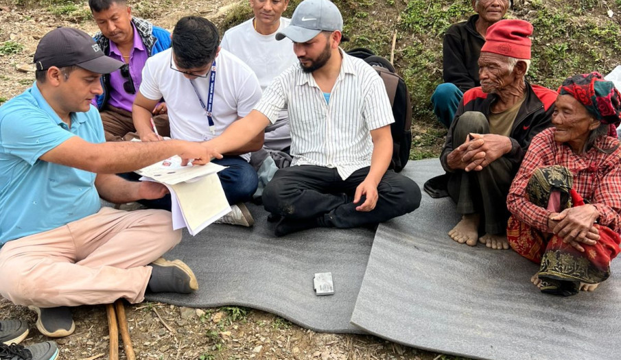 प्रजा परिवारलाई नागरिकता वितरण